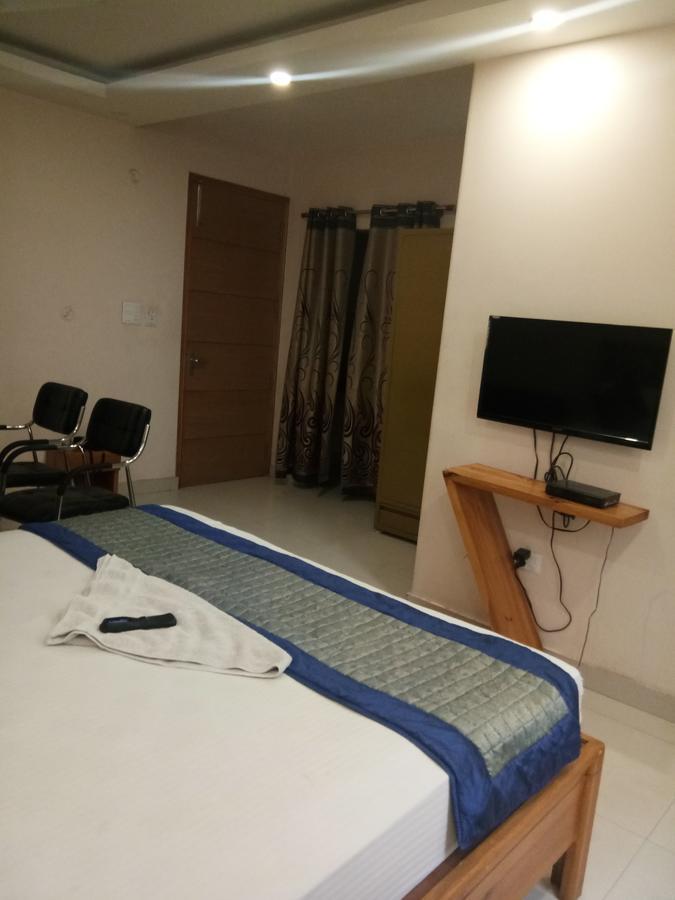 Airport Hotel Mahal Neu-Delhi Exterior foto